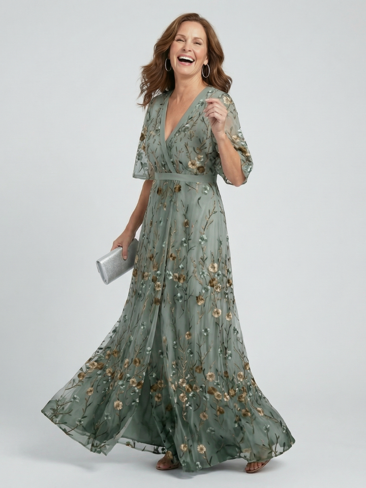 Selora | Flowing Halter Maxi Dress with Floral Pattern