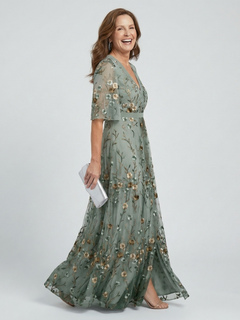 Selora | Flowing Halter Maxi Dress with Floral Pattern
