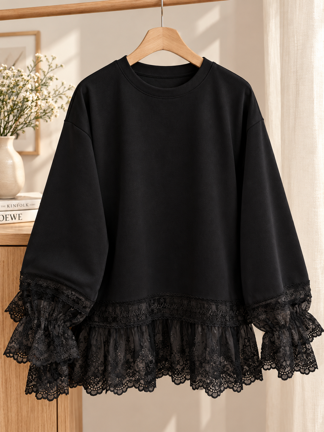 Francheska | Casual Oversize Sweatshirt with Lace Inserts
