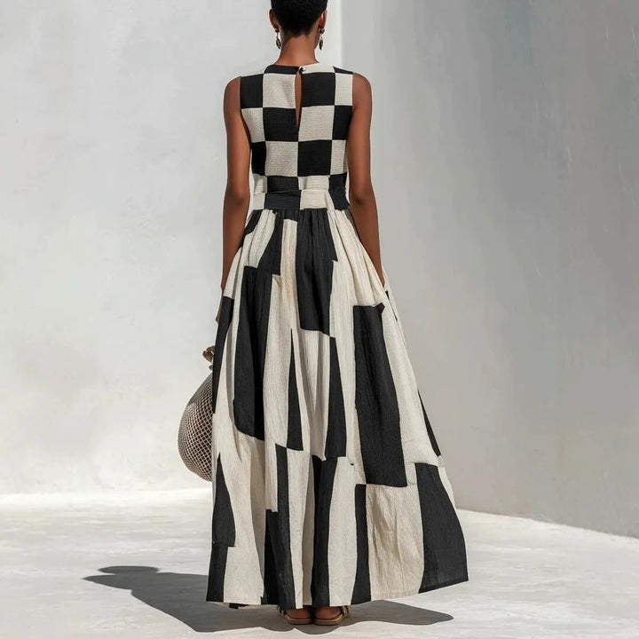 Nikolina | Maxi Geometric Dress in Black and White