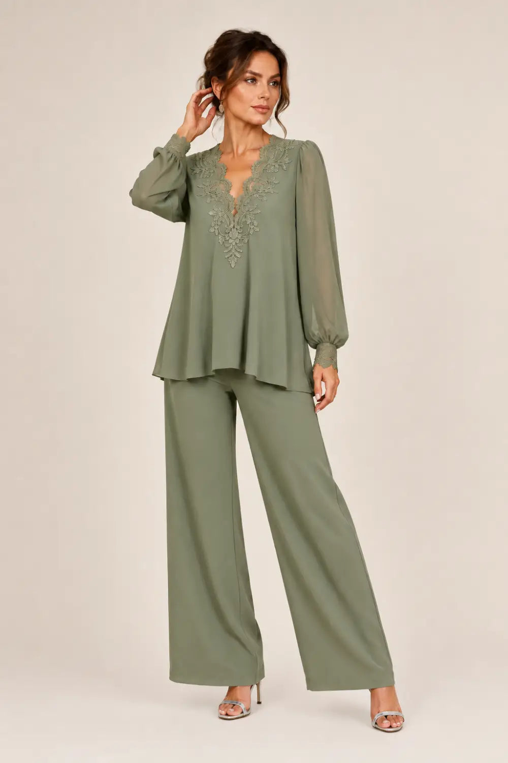 Violantina | Complete V-Neck with Layered Chiffon