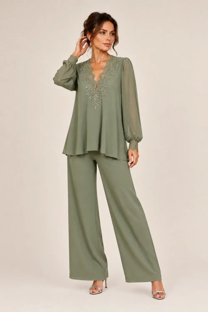 Violantina | Complete V-Neck with Layered Chiffon